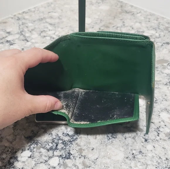 Louis Vuitton Epi Trifold Leather Wallet - Picture 8 of 12